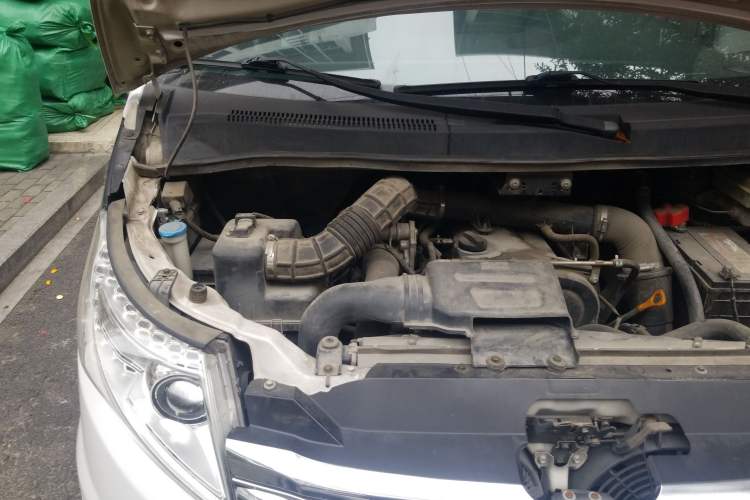Used JAC Refine M5 2016 2.0T Gasoline Automatic Business Edition Engine Bay Right