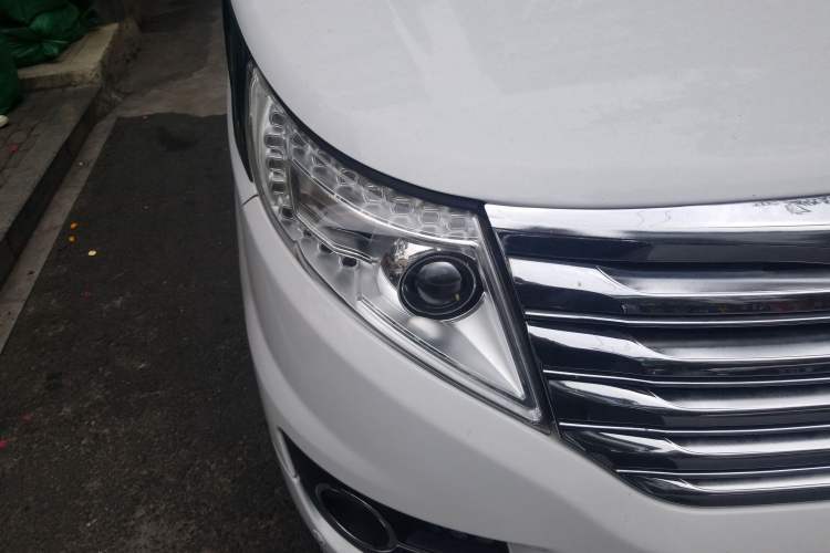Used JAC Refine M5 2016 2.0T Gasoline Automatic Business Edition Right Front Headlight