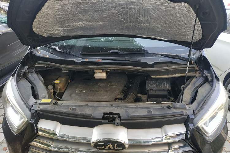 Used JAC Refine M6 2018 2.0T Prestige Version Engine Bay