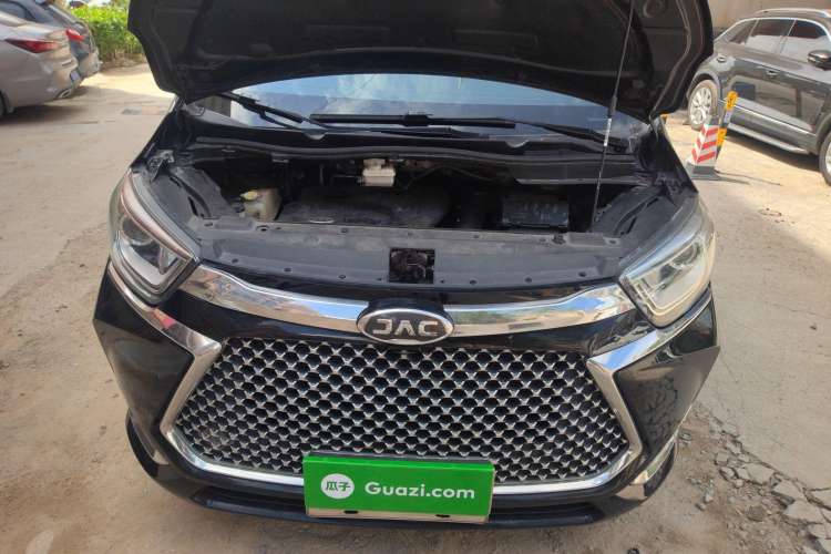 Used JAC Refine M6 2018 2.0T Prestige Version Engine Bay