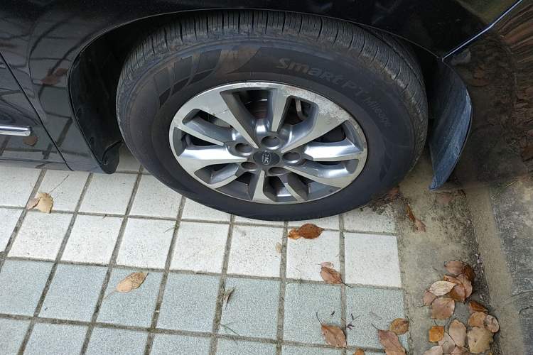 Used JAC Refine M6 2018 2.0T Prestige Version Right Front Wheel Hub