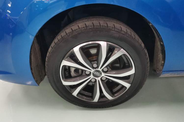 Used JAC Refine R3 2018 1.6L CVT Luxury Smart Model Left Front Wheel Hub