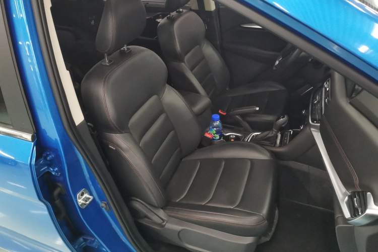 Used JAC Refine R3 2018 1.6L CVT Luxury Smart Model Right Front Seat