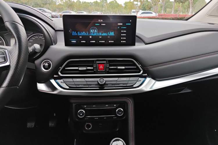 Used JAC Refine R3 2018 1.6L Manual Luxury Smart Model Audio And AC Panel