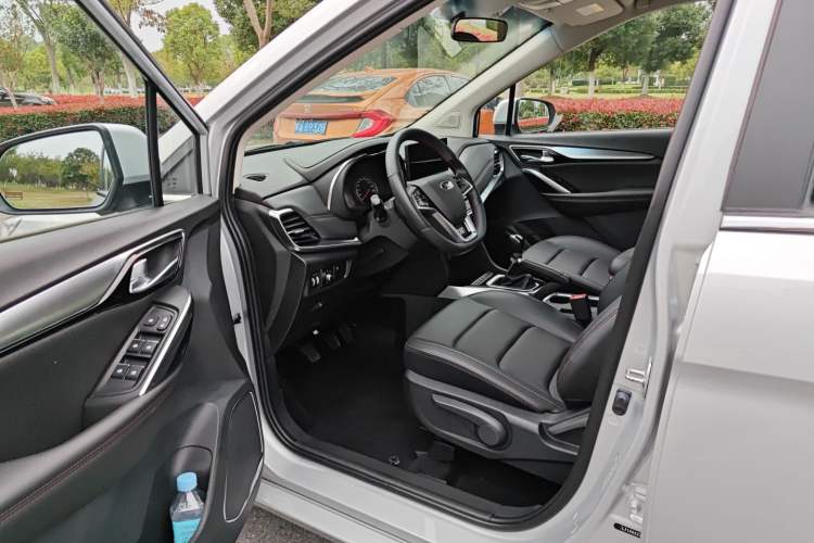 Used JAC Refine R3 2018 1.6L Manual Luxury Smart Model Driver Seat