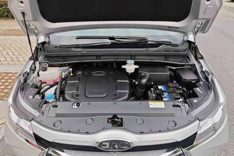 Used JAC Refine R3 2018 1.6L Manual Luxury Smart Model Engine Bay