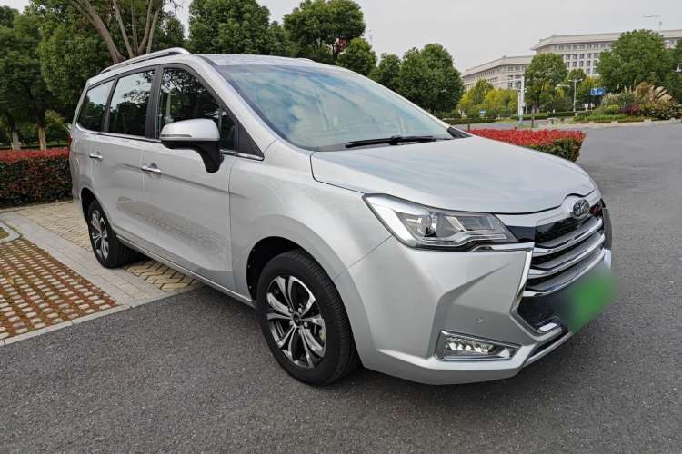 Used JAC Refine R3 2018 1.6L Manual Luxury Smart Model Front Right 45 Deg