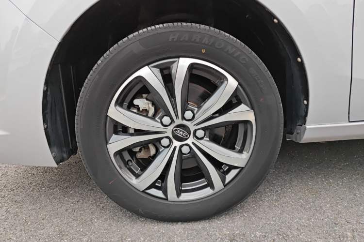 Used JAC Refine R3 2018 1.6L Manual Luxury Smart Model Left Front Wheel Hub