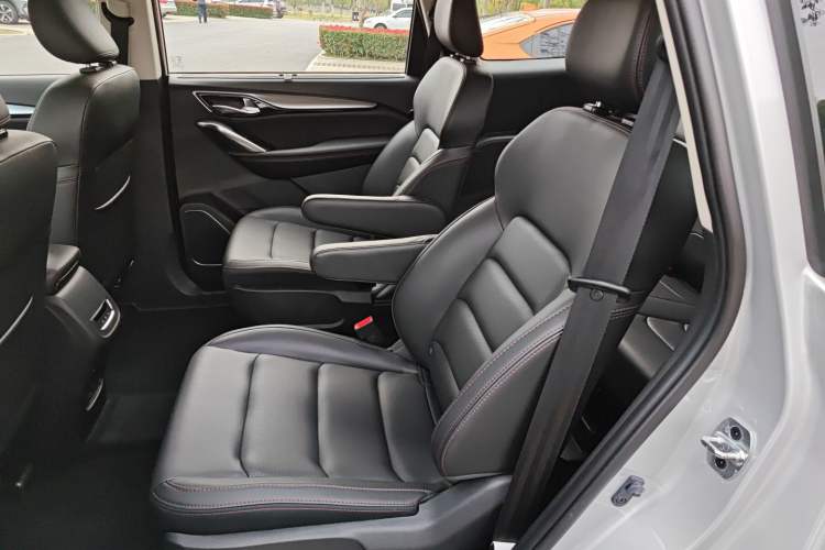 Used JAC Refine R3 2018 1.6L Manual Luxury Smart Model Left Rear Seat