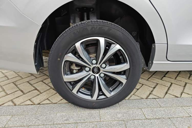 Used JAC Refine R3 2018 1.6L Manual Luxury Smart Model Right Rear Wheel Hub