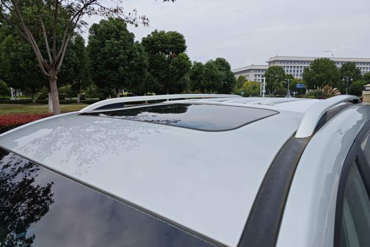 Used JAC Refine R3 2018 1.6L Manual Luxury Smart Model Roof