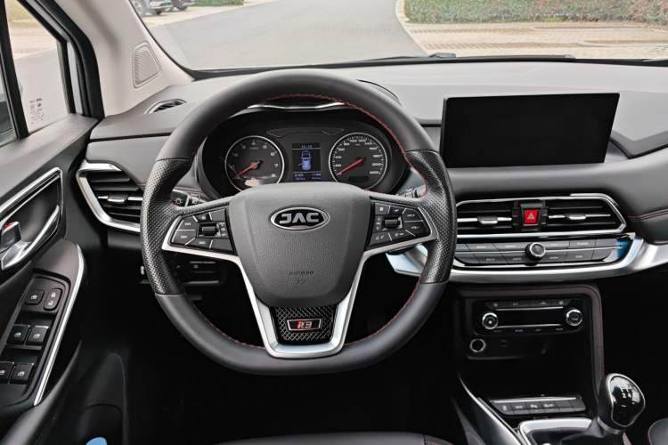 Used JAC Refine R3 2018 1.6L Manual Luxury Smart Model Steering Wheel