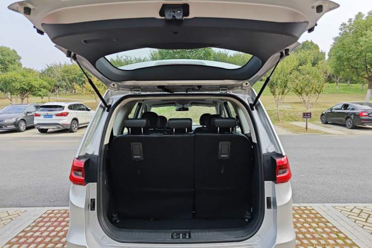 Used JAC Refine R3 2018 1.6L Manual Luxury Smart Model Trunk