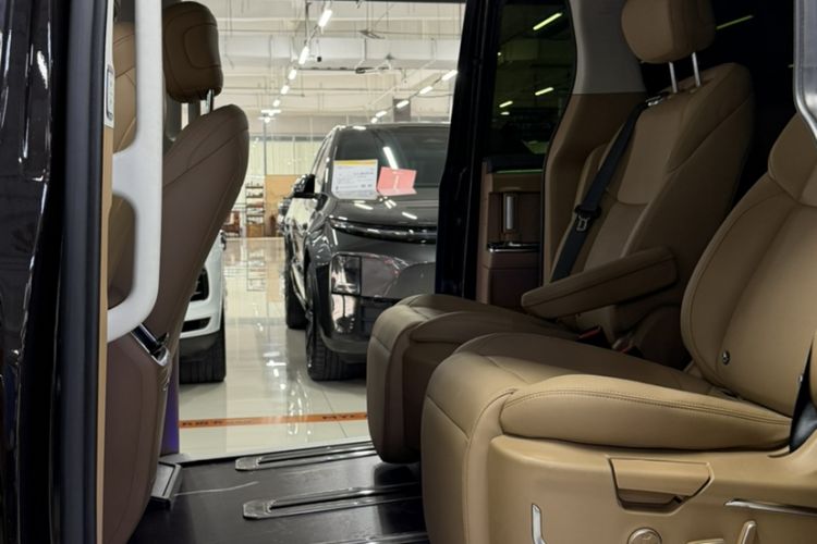 Used JAC Refine RF8 2024 Zhiling Edition 2.0T Flagship Model Interior 2