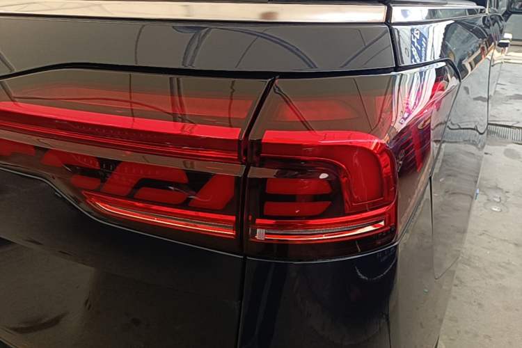 Used JAC Refine RF8 2024 Zhiling Edition 2.0T Prestige Model Exterior 3