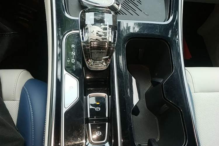 Used JAC Refine RF8 2024 Zhiling Edition 2.0T Flagship Model Gear Lever