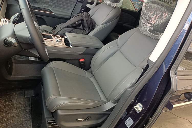 Used JAC Refine RF8 2024 Zhiling Edition 2.0T Prestige Model Left Front Seat