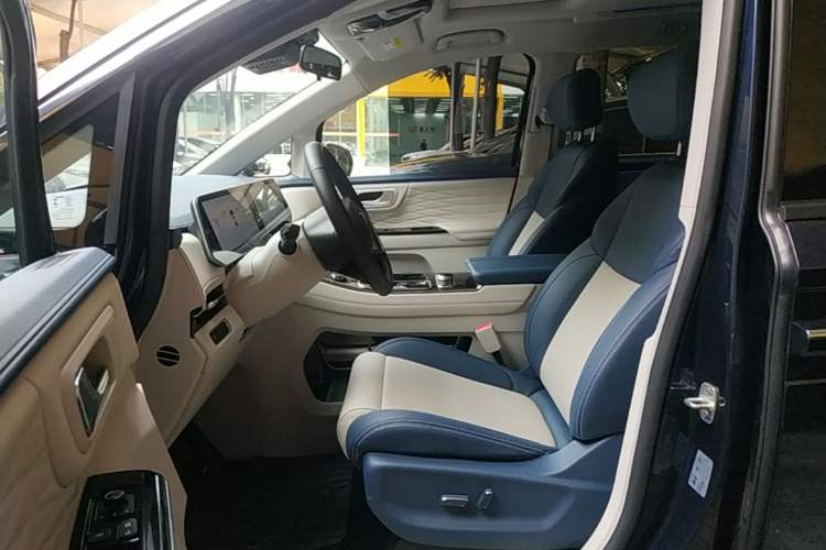 Used JAC Refine RF8 2024 Zhiling Edition 2.0T Flagship Model Left Front Seat