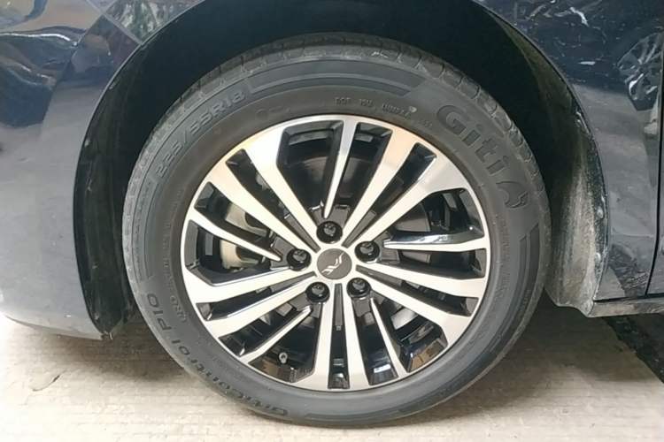 Used JAC Refine RF8 2024 Zhiling Edition 2.0T Flagship Model Left Front Wheel Hub