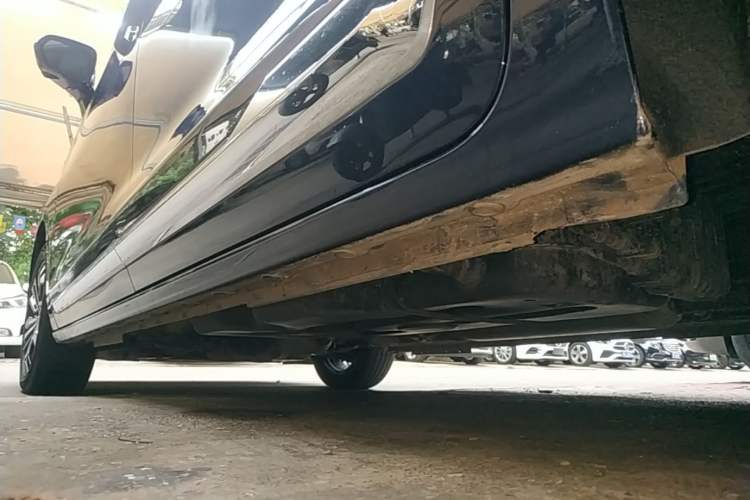 Used JAC Refine RF8 2024 Zhiling Edition 2.0T Flagship Model Left Side Sill
