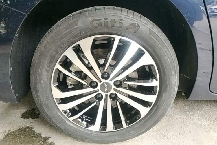 Used JAC Refine RF8 2024 Zhiling Edition 2.0T Flagship Model Right Rear Wheel Hub