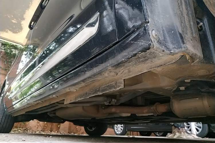 Used JAC Refine RF8 2024 Zhiling Edition 2.0T Flagship Model Right Side Sill