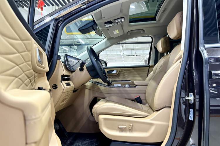 Used JAC Refine RF8 2024 Zhiling Edition 2.0T Prestige Model Interior 1
