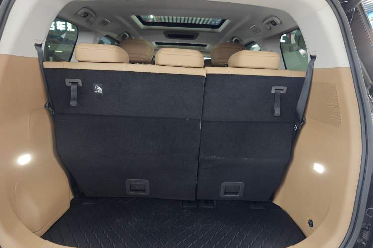 Used JAC Refine RF8 2024 Zhiling Edition 2.0T Prestige Model Trunk