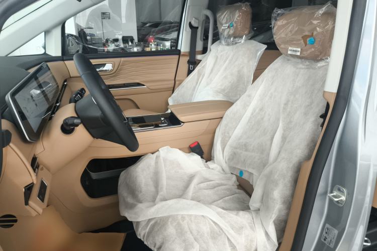 Used JAC Refine RF8 2024 Zhiling Edition 2.0T Flagship Model Left Front Seat