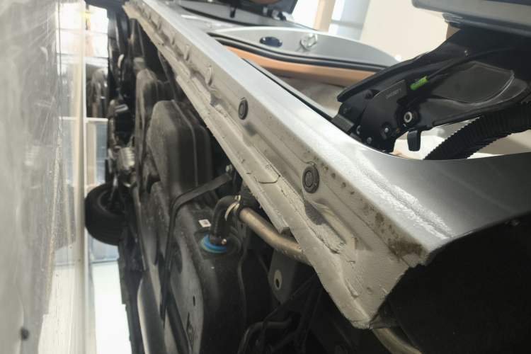 Used JAC Refine RF8 2024 Zhiling Edition 2.0T Flagship Model Left Side Sill