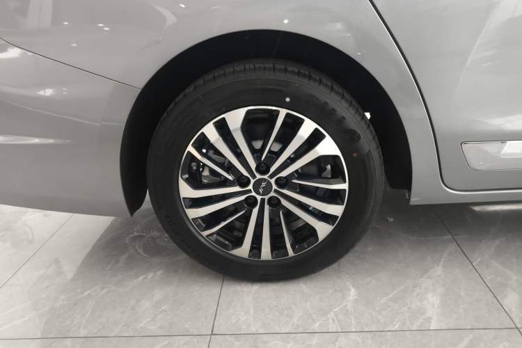 Used JAC Refine RF8 2024 Zhiling Edition 2.0T Flagship Model Right Rear Wheel Hub