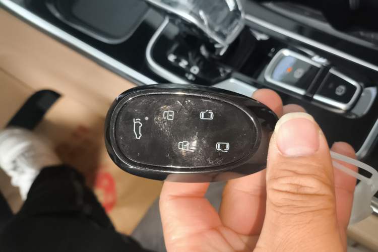 Used JAC Refine RF8 2024 Zhiling Edition 2.0T Flagship Model Vehicle Key