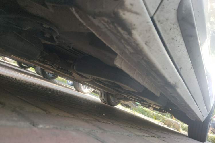 Used JAC Refine RF8 2024 Zhiling Edition 2.0T Prestige Model Chassis Front Left