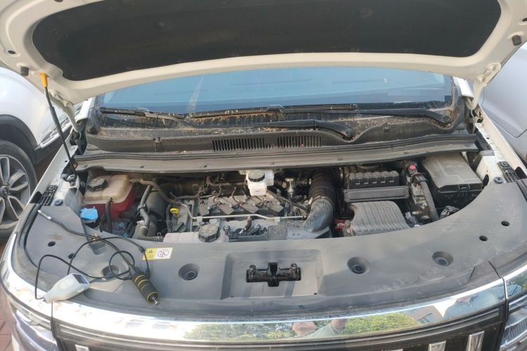 Used JAC Refine RF8 2024 Zhiling Edition 2.0T Prestige Model Engine Bay