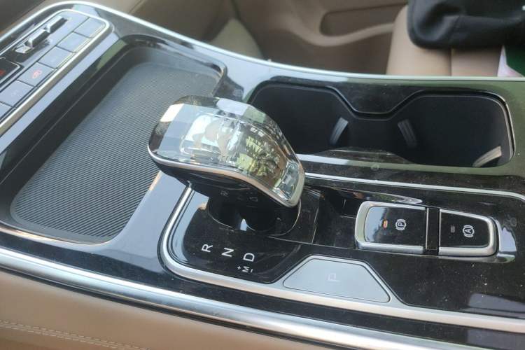 Used JAC Refine RF8 2024 Zhiling Edition 2.0T Prestige Model Gear Lever