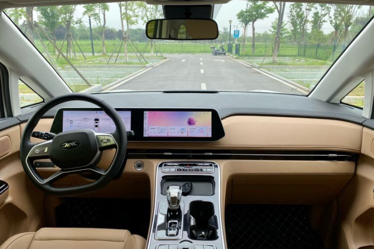 Used JAC Refine RF8 2024 Zhiling Edition 2.0T Prestige Model Interior 1