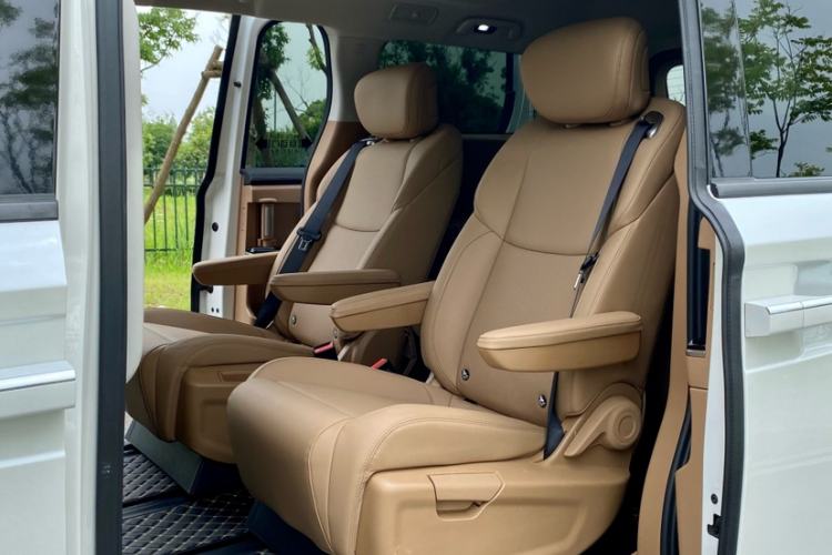 Used JAC Refine RF8 2024 Zhiling Edition 2.0T Prestige Model Interior 4