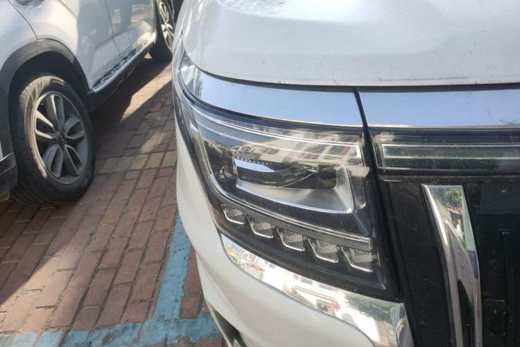 Used JAC Refine RF8 2024 Zhiling Edition 2.0T Prestige Model Right Front Headlight