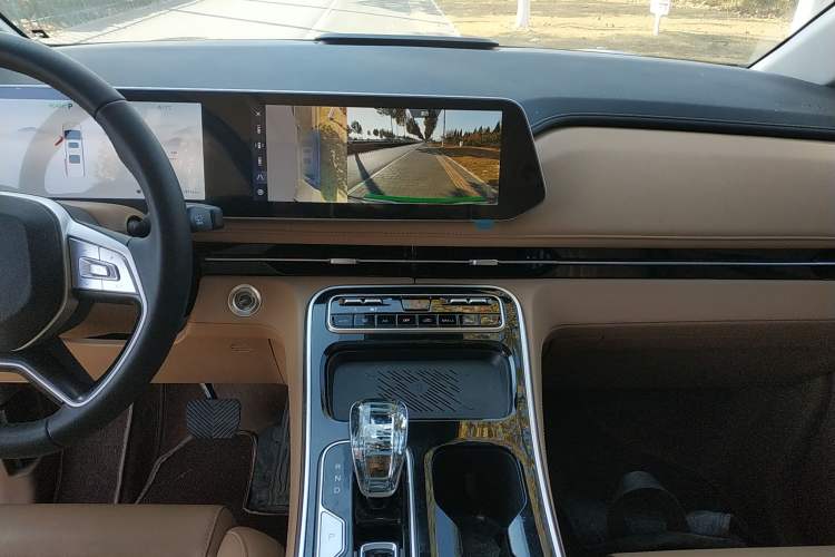 Used JAC Refine RF8 PHEV 2024 Zhiling Edition 1.5T 150KM Glory Model Lithium Iron Phosphate Audio And AC Panel