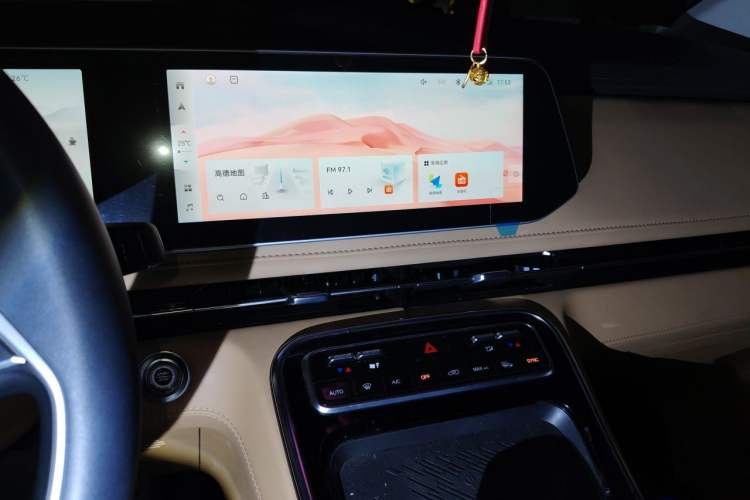 Used JAC Refine RF8 PHEV 2024 Zhiling Edition 1.5T 150KM Flagship Model – Lithium Iron Phosphate Audio And AC Panel