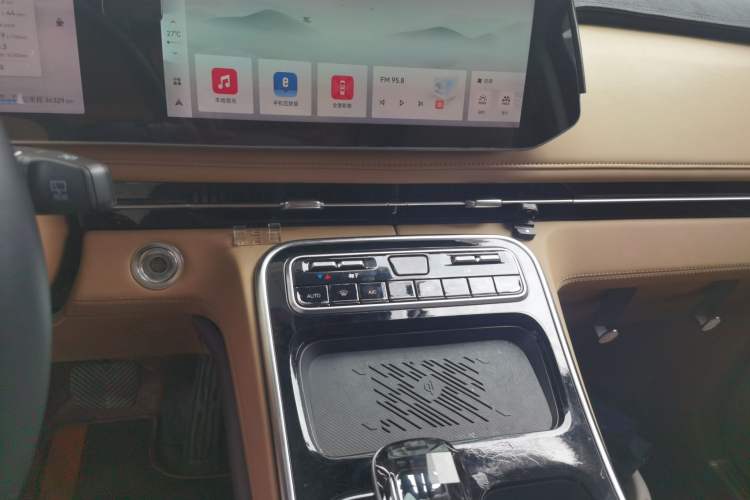 Used JAC Refine RF8 PHEV 2024 Zhiling Edition 1.5T 150KM Flagship Model – Lithium Iron Phosphate Audio And AC Panel