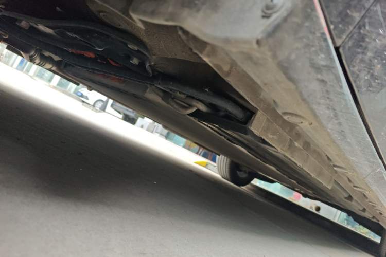 Used JAC Refine RF8 PHEV 2024 Hongmeng Edition 1.5T 150KM Flagship Model – Lithium Iron Phosphate Chassis Front Left