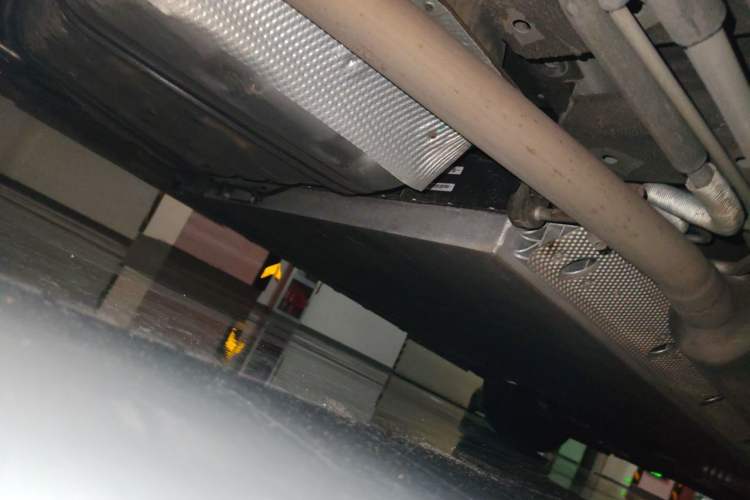 Used JAC Refine RF8 PHEV 2024 Zhiling Edition 1.5T 150KM Flagship Model – Lithium Iron Phosphate Chassis Rear Right