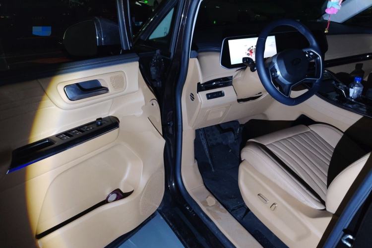 Used JAC Refine RF8 PHEV 2024 Zhiling Edition 1.5T 150KM Flagship Model – Lithium Iron Phosphate Driver Seat