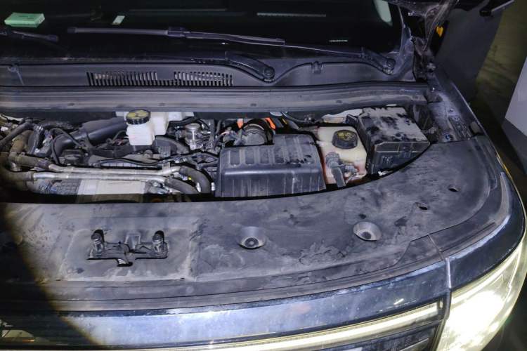 Used JAC Refine RF8 PHEV 2024 Zhiling Edition 1.5T 150KM Flagship Model – Lithium Iron Phosphate Engine Bay Left