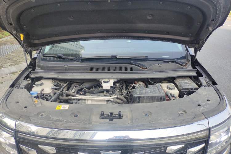 Used JAC Refine RF8 PHEV 2024 Zhiling Edition 1.5T 150KM Flagship Model – Lithium Iron Phosphate Engine Bay