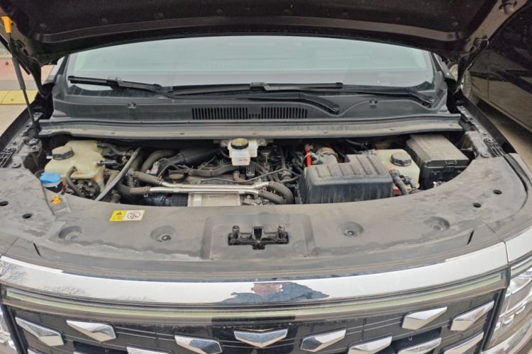 Used JAC Refine RF8 PHEV 2024 Hongmeng Edition 1.5T 150KM Flagship Model – Lithium Iron Phosphate Engine Bay