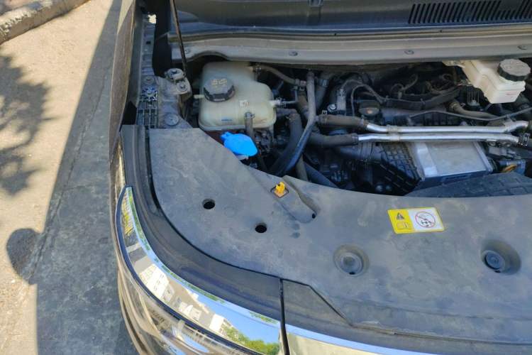 Used JAC Refine RF8 PHEV 2024 Zhiling Edition 1.5T 150KM Prestige Model – Lithium Iron Phosphate Engine Bay Right