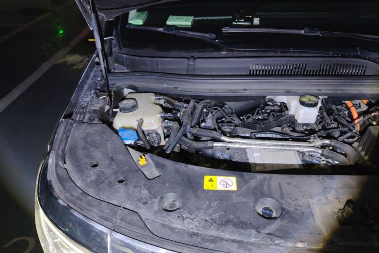 Used JAC Refine RF8 PHEV 2024 Zhiling Edition 1.5T 150KM Flagship Model – Lithium Iron Phosphate Engine Bay Right