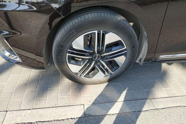 Used JAC Refine RF8 PHEV 2024 Zhiling Edition 1.5T 150KM Glory Model Lithium Iron Phosphate Exterior 7